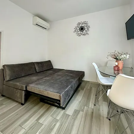 Marinas نيكيتي