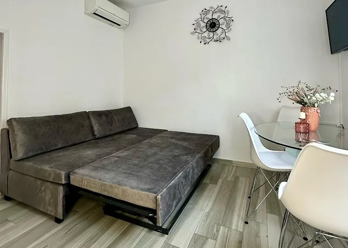 Marinas نيكيتي