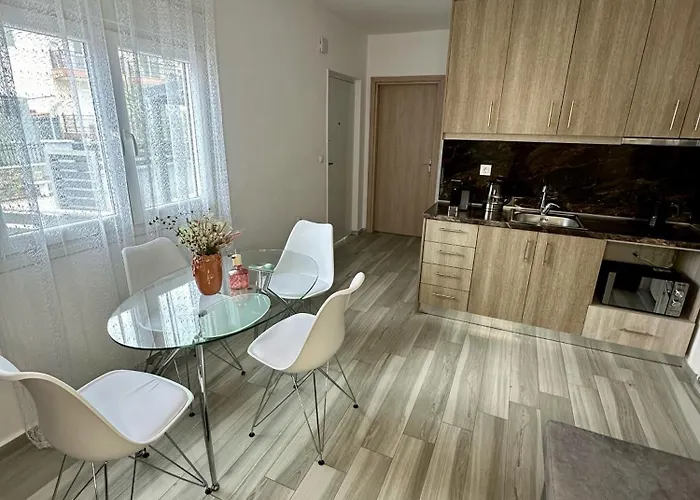 Marinas * Nikiti (Sithonia)